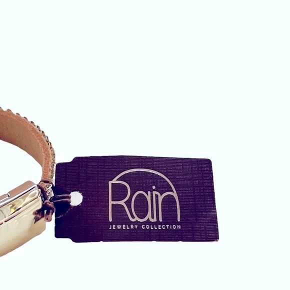 NWT Cream Leather Studs Rhinestones Crystal Gold Magnetic Clasp Bracelet Jewelry - Picture 6 of 6